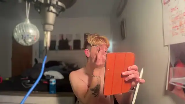 twentywithafelonyy online show from 02/26/25, 08:06