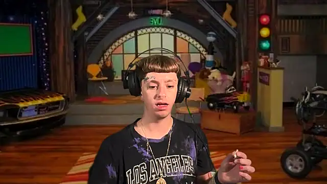 twentywithafelonyy online show from 09/22/25, 01:11