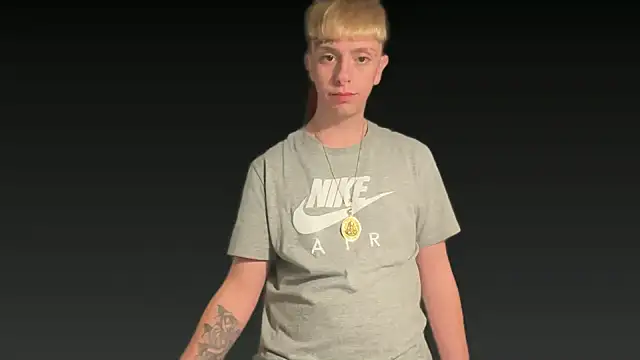 twentywithafelonyy online show from 01/04/25, 09:21