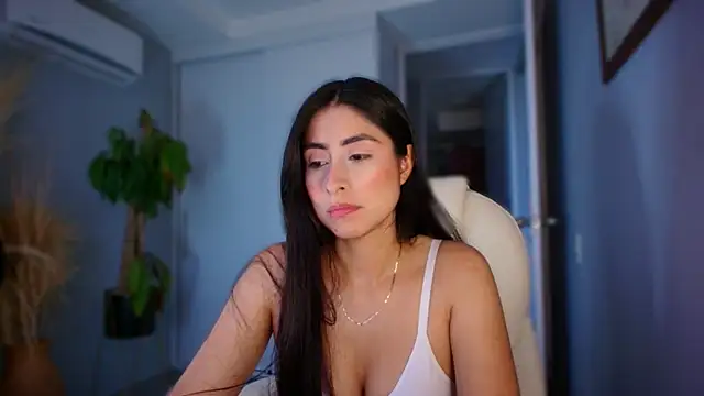 auroracaruso11 online show from 09/24/25, 10:27
