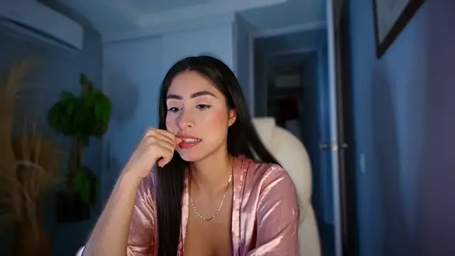 auroracaruso11 online show from 09/29/25, 10:37