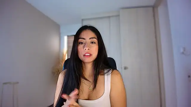 Snapshot of auroracaruso11 chatting on 07/21/26, 03:35 auroracaruso11 online show from 07/21/26, 03:35