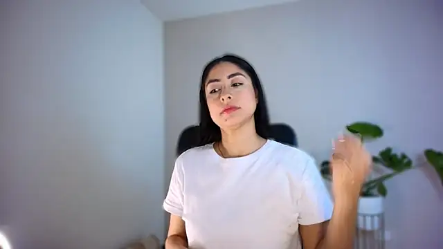 auroracaruso11 online show from 03/19/26, 03:56