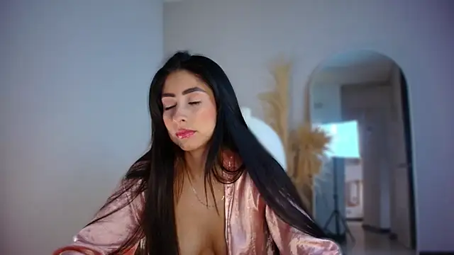 auroracaruso11 online show from 11/19/25, 08:31