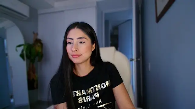 auroracaruso11 online show from 10/26/25, 09:48