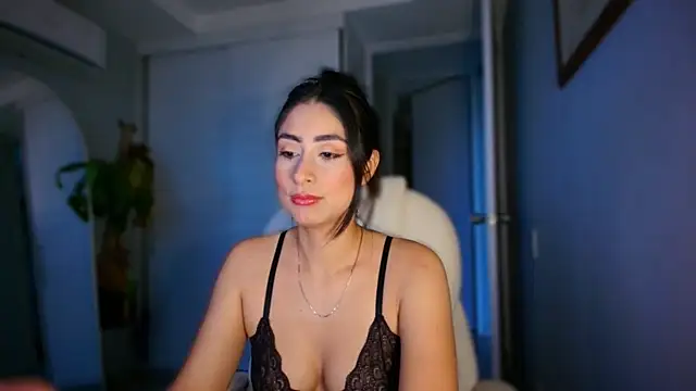 auroracaruso11 online show from 10/24/25, 10:09