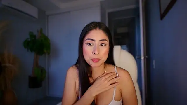 auroracaruso11 online show from 09/20/25, 10:37