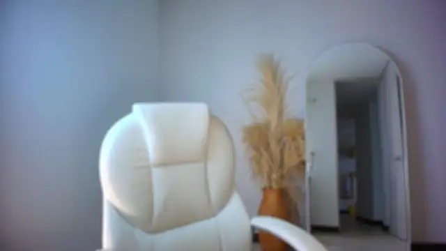 auroracaruso11 online show from 11/12/25, 08:23