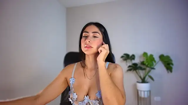 auroracaruso11 online show from 01/06/26, 07:40