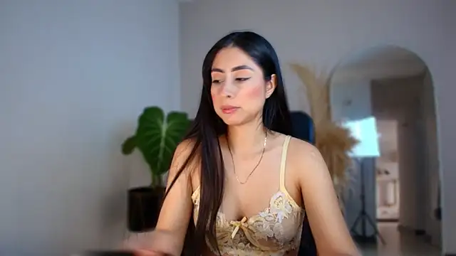 auroracaruso11 online show from 12/03/25, 09:14