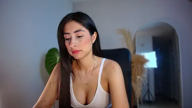 auroracaruso11 online show from 11/27/25, 11:32