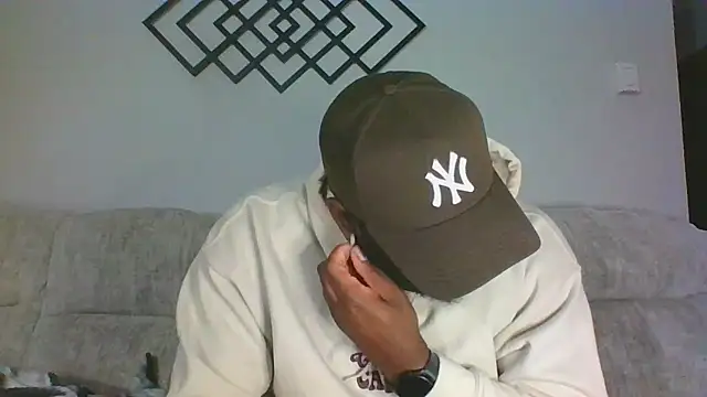 Snapshot of Stayinalive1992 chatting on 01/09/26, 04:41 Stayinalive1992 online show from 01/09/26, 04:41