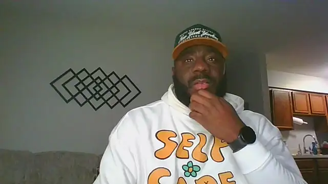 Snapshot of Stayinalive1992 chatting on 12/19/25, 03:32 Stayinalive1992 online show from 12/19/25, 03:32