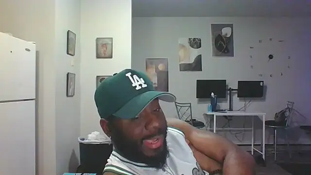 Snapshot of Stayinalive1992 chatting on 01/20/25, 07:36 Stayinalive1992 online show from 01/20/25, 07:36