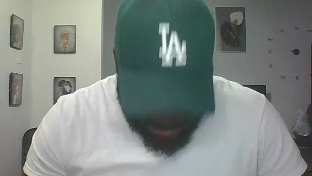 Snapshot of Stayinalive1992 chatting on 09/13/25, 02:55 Stayinalive1992 online show from 09/13/25, 02:55