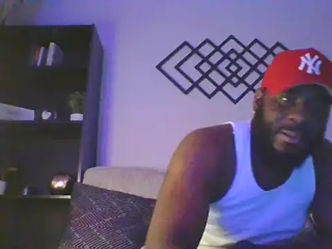 Snapshot of Stayinalive1992 chatting on 12/31/24, 07:10 Stayinalive1992 online show from 12/31/24, 07:10