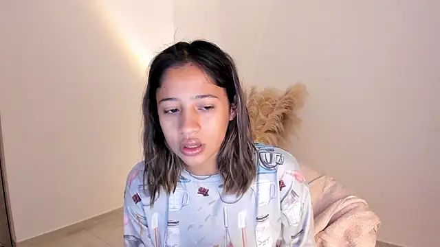 amelie murphy  online show from 11/20/25, 01:23