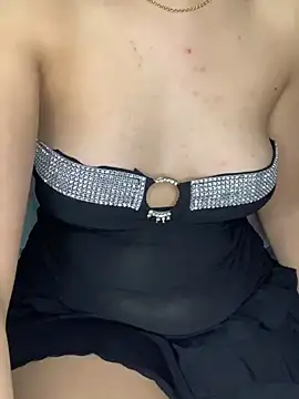 Layla-daloua online show from 03/08/25, 01:50