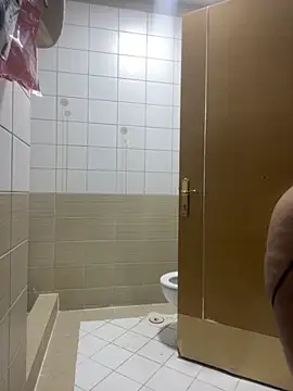 Layla-daloua online show from 11/22/25, 12:10