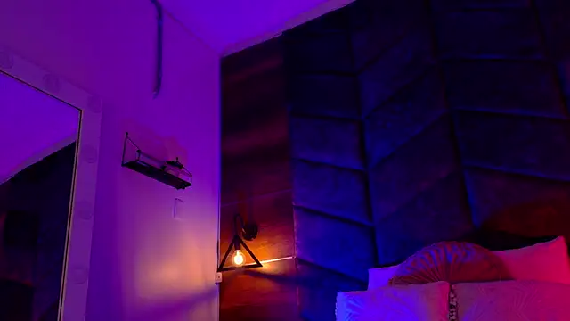 Snapshot of ParisFox_ chatting on 02/05/26, 07:43 ParisFox online show from 02/05/26, 07:43