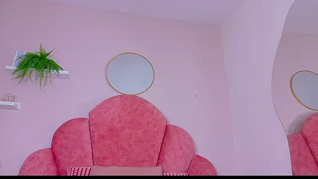 Snapshot of ParisFox_ chatting on 02/24/26, 07:37 ParisFox online show from 02/24/26, 07:37