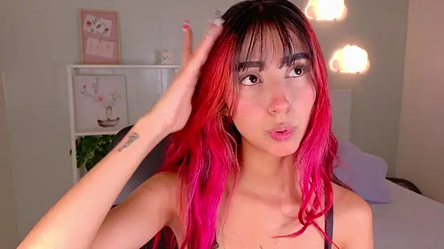 Snapshot of ParisFox_ chatting on 11/28/25, 07:47 ParisFox online show from 11/28/25, 07:47