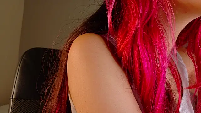 Snapshot of ParisFox_ chatting on 11/12/25, 08:23 ParisFox online show from 11/12/25, 08:23