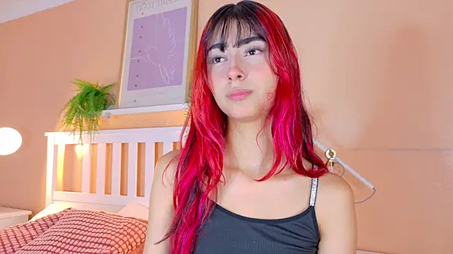 Snapshot of ParisFox_ chatting on 10/27/25, 07:37 ParisFox online show from 10/27/25, 07:37