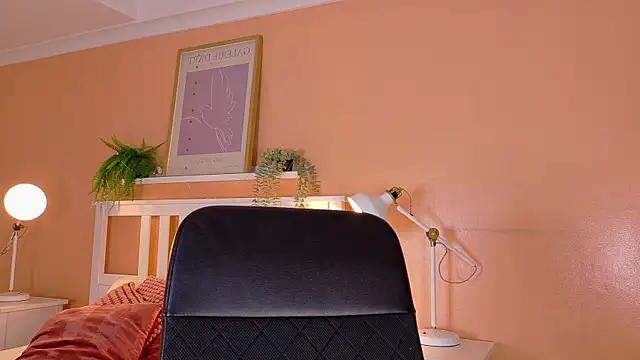 Snapshot of ParisFox_ chatting on 11/07/25, 07:51 ParisFox online show from 11/07/25, 07:51