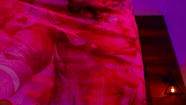 Snapshot of ParisFox_ chatting on 02/07/26, 07:33 ParisFox online show from 02/07/26, 07:33