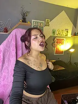 Liittleluaa  online show from 02/12/25, 12:01