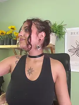 Liittleluaa  online show from 03/11/25, 03:45