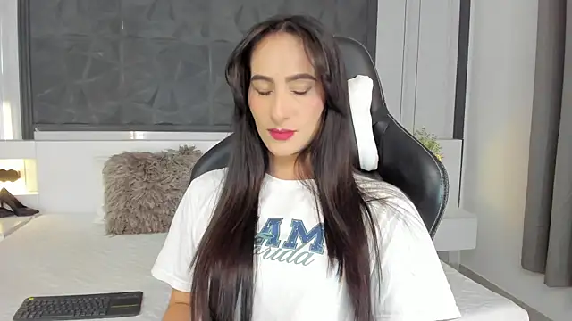 SaraGomez1 online show from 12/04/25, 12:26