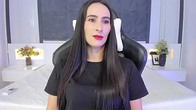 SaraGomez1 online show from 10/15/25, 12:57