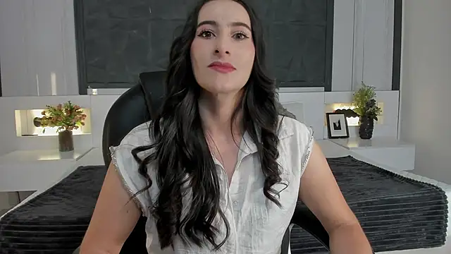 Snapshot of SaraGomez1 chatting on 04/17/26, 01:58 SaraGomez1 online show from 04/17/26, 01:58