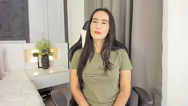 SaraGomez1 online show from 10/03/25, 02:18