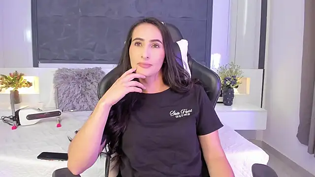 SaraGomez1 online show from 09/23/25, 03:41