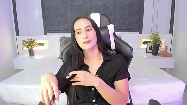 SaraGomez1 online show from 09/30/25, 04:46