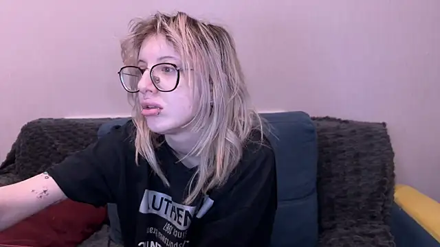 moundliicht1 online show from 10/29/25, 08:30