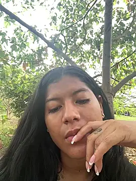 Snapshot of NiaBlanco chatting on 05/15/26, 09:02 NiaBlanco online show from 05/15/26, 09:02