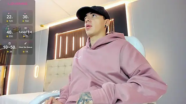 Lobo 17  online show from 04/15/26, 03:34