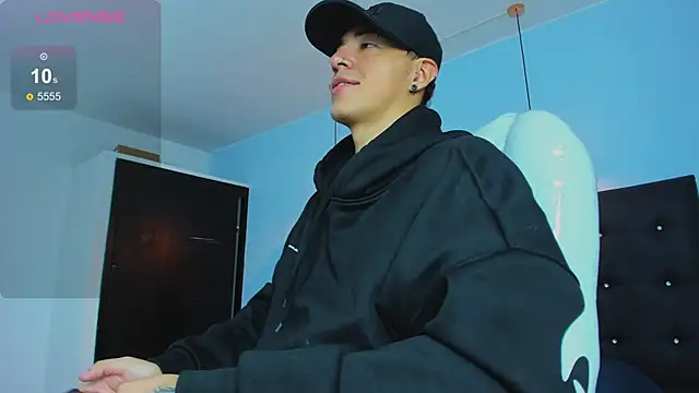 Lobo 17  online show from 11/04/25, 03:43