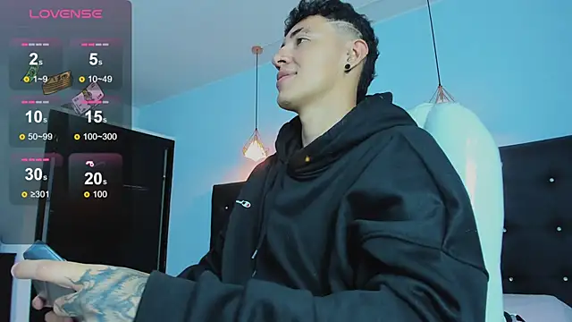 Lobo 17  online show from 11/11/25, 03:45