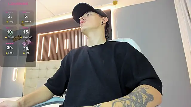 Lobo 17  online show from 04/16/26, 03:40