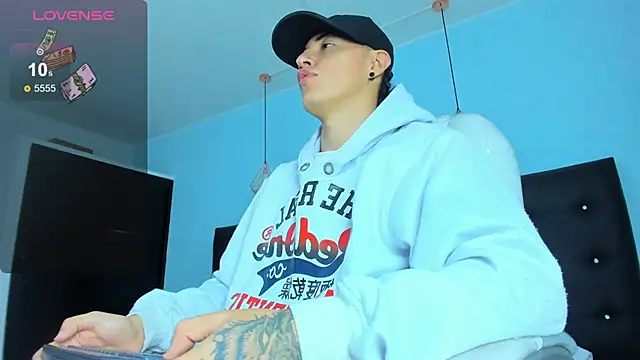 Lobo 17  online show from 12/17/25, 03:33