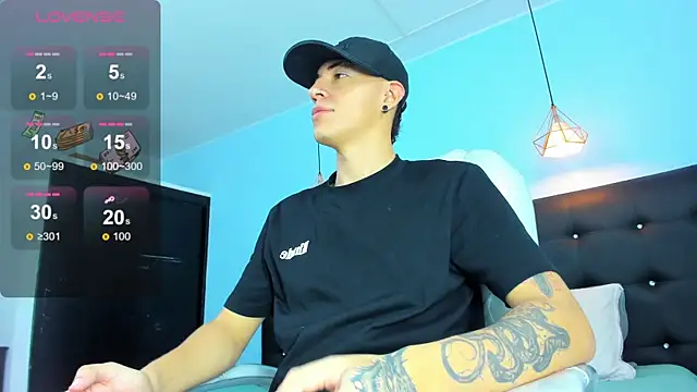 Lobo 17  online show from 12/23/25, 03:39