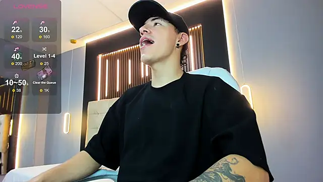 Lobo 17  online show from 04/12/26, 03:43