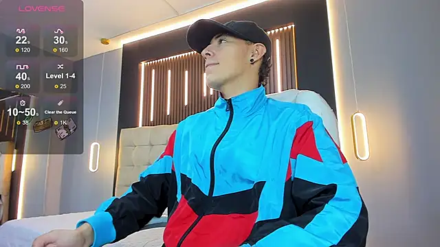 Lobo 17  online show from 03/19/26, 03:39