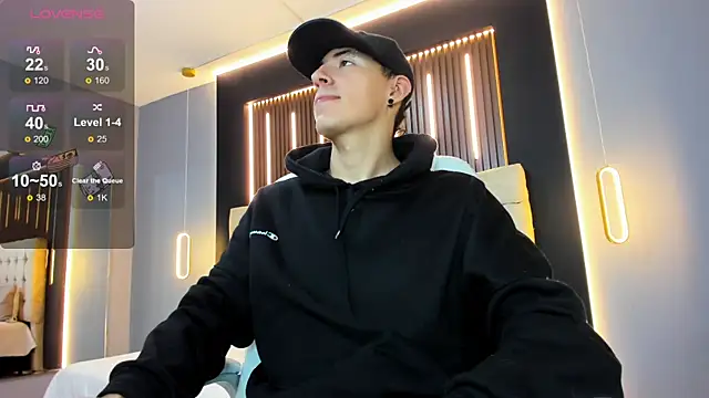 Lobo 17  online show from 04/07/26, 03:41