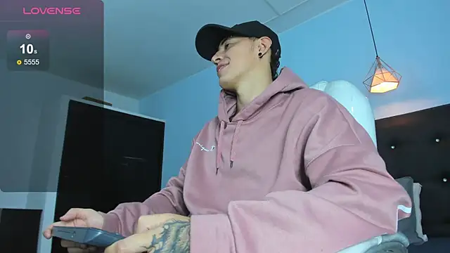 Lobo 17  online show from 12/03/25, 03:40